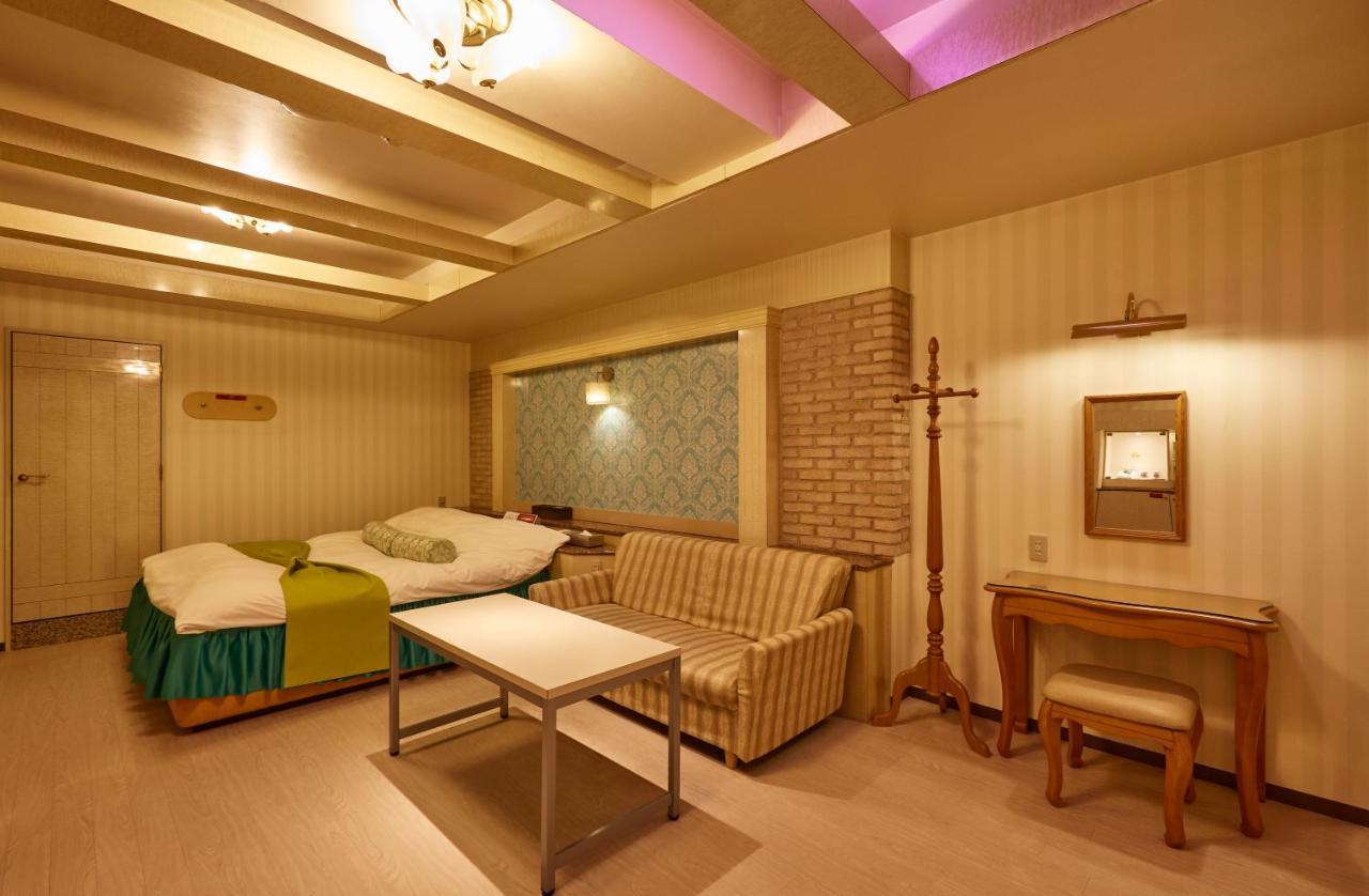Hotel Christmas (Adults Only) Inazawa Εξωτερικό φωτογραφία